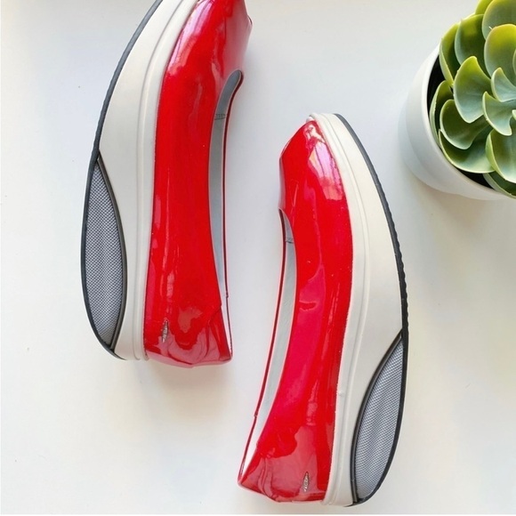 MBT kianga red patent leather rockers  sneakers - Picture 1 of 3